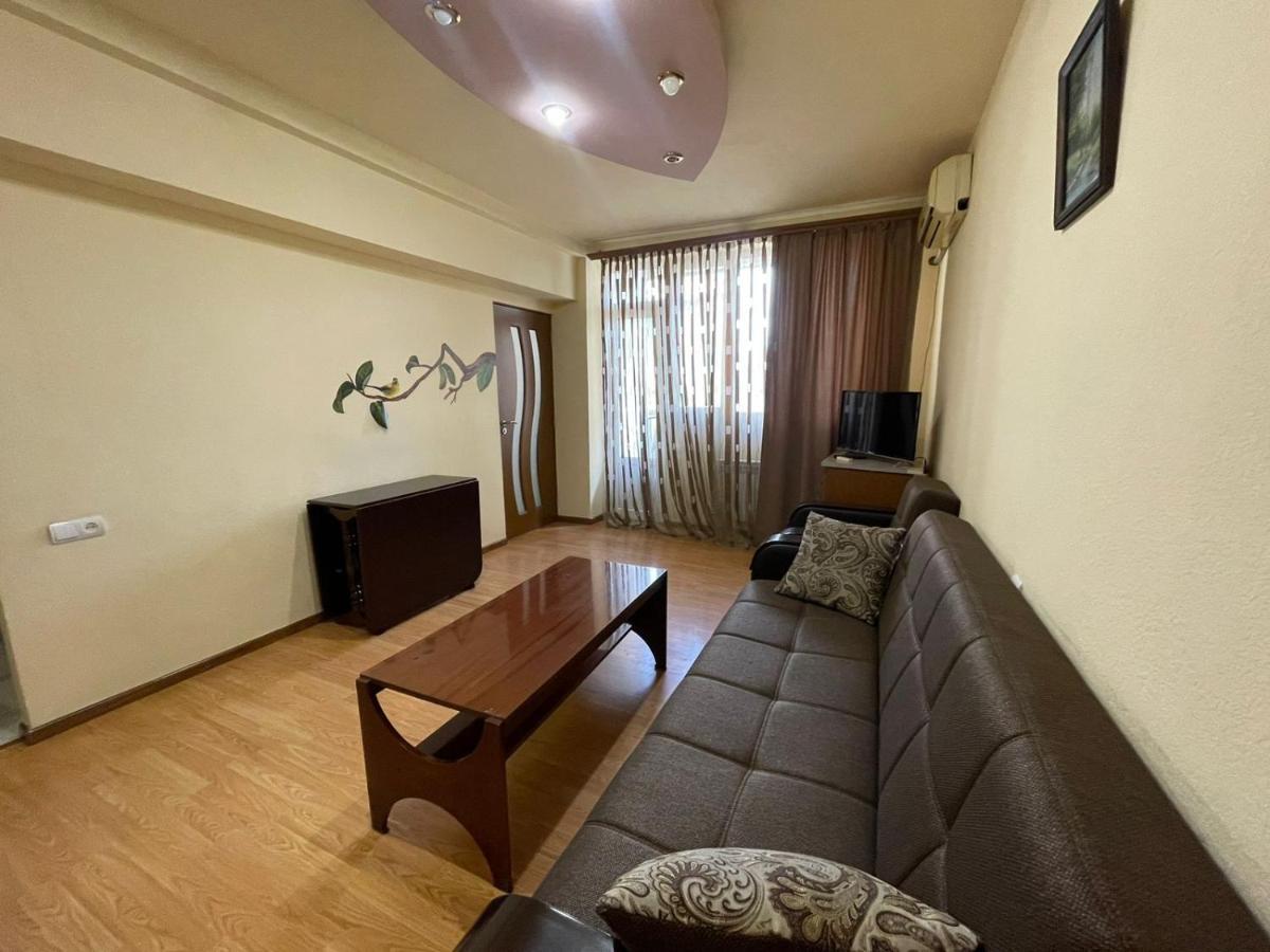 Apartment In Yerevan, Centre Zewnętrze zdjęcie