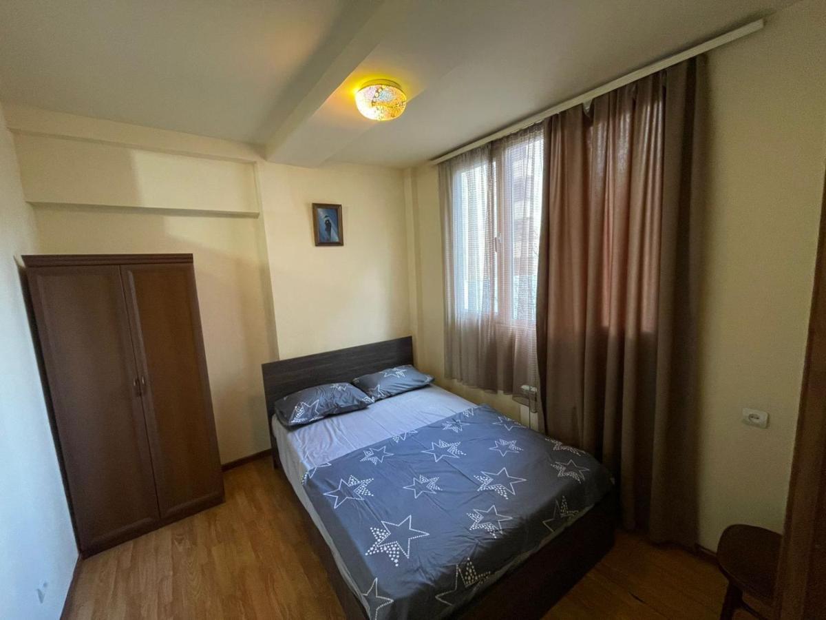 Apartment In Yerevan, Centre Zewnętrze zdjęcie